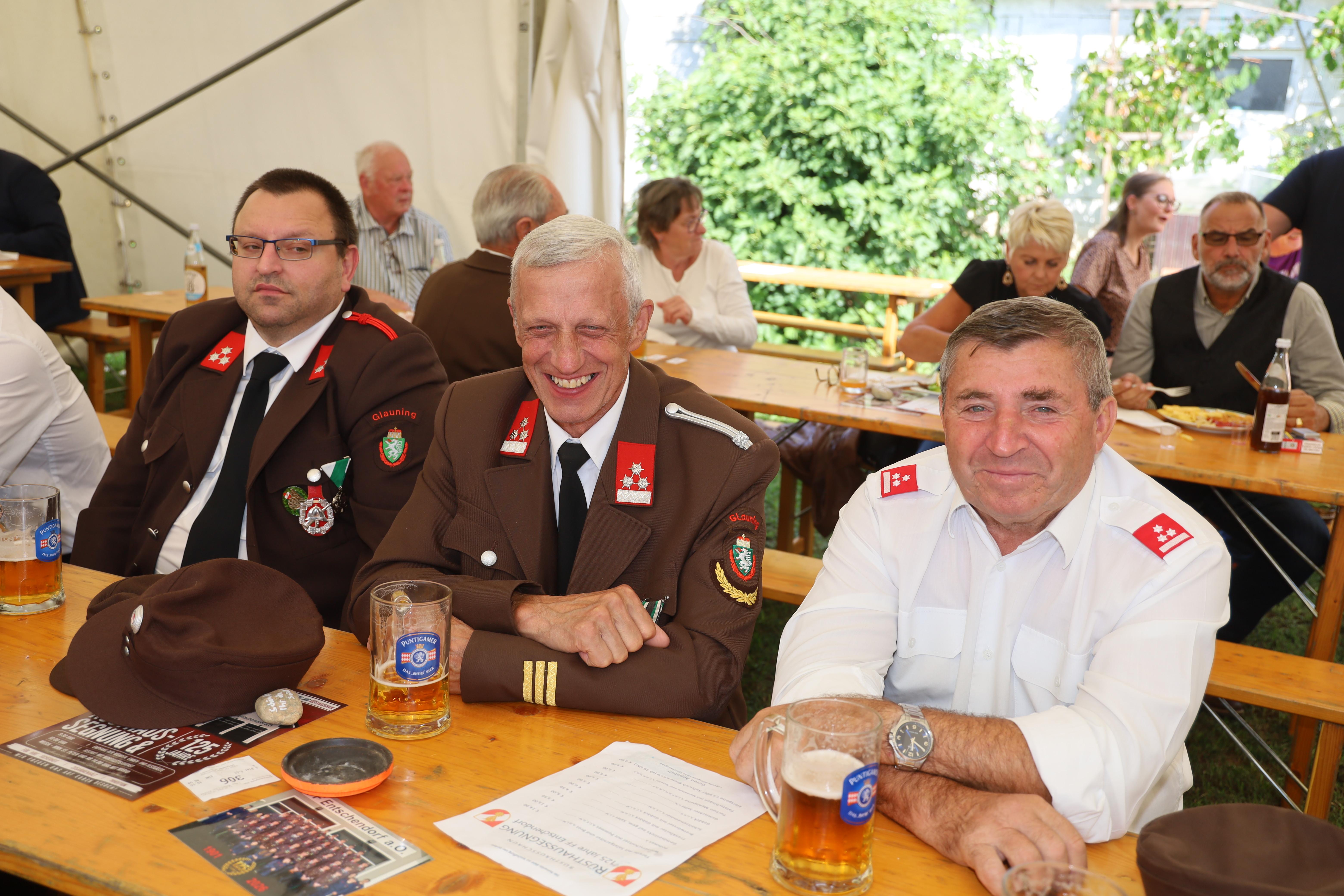Die Freiwillige Feuerwehr Entschendorf feierte ihr 125-jähriges Bestehen. Gleichzeitig wurde das renovierte Rüsthaus präsentiert.