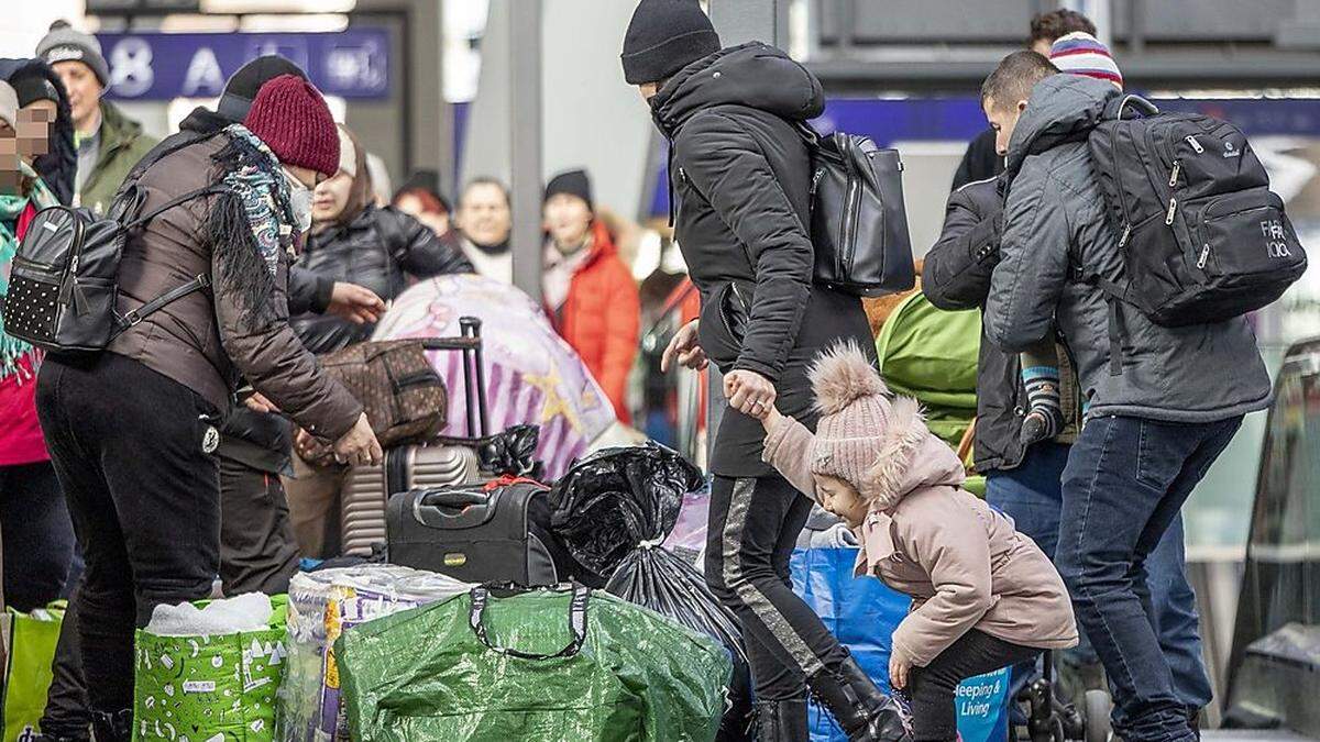 Täglich kommen 50 Züge mit ukrainischen Flüchtlingen in Österreich an