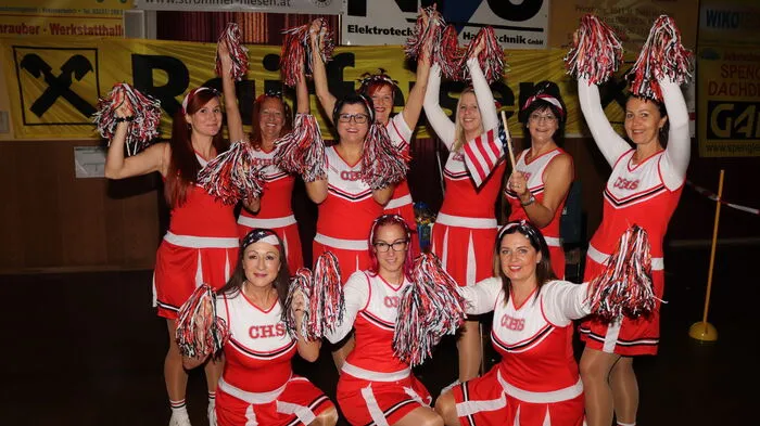 Der 11.11. ist in Söding quasi ein halber Feiertag und wird auch von den Mitgliedern des Männerballetts seit Jahren auch hollywoodreif in Szene gesetzt. Nur an diesem Tag werden traditionell Karten für die Shows des Männerballetts im kommenden Fasching verkauft.