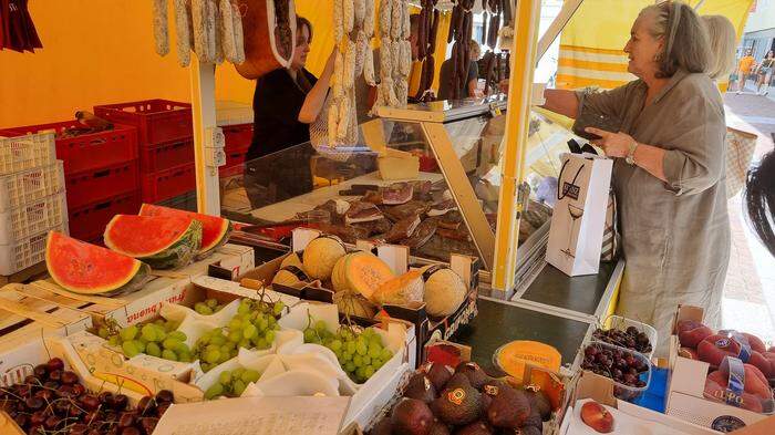 Farben und Gerüche beherrschen den Lienzer Stadtmarkt 