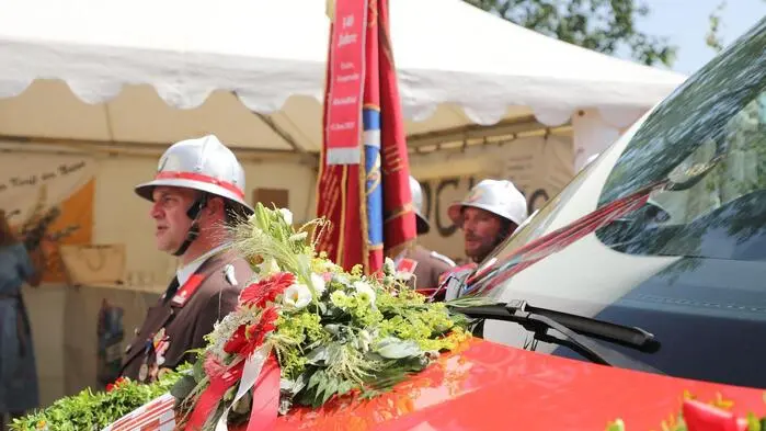 Aus Anlass des 140-jährigen Bestehens der Feuerwehr Bischoffeld (Gemeinde Gaal) wurde vor Kurzem ein neues Mannschaftstransportfahrzeug in den Dienst gestellt. 