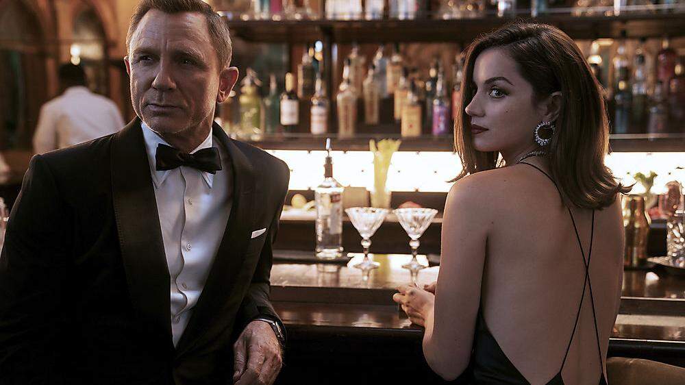 Daniel Craig mit Ana de Armas in &quot;Not time to die&quot;