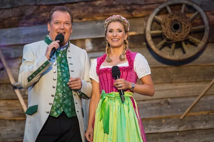 Durch den Abend führten Arnulf Prasch und Stefanie Hertel.