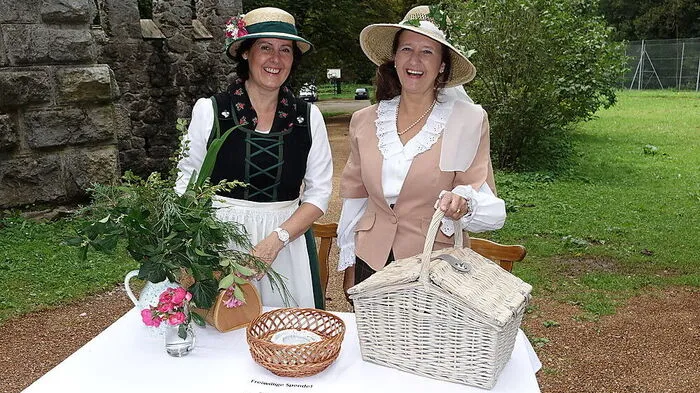 Beim historischen Picknick beim Schloss Leopoldstein in Eisenerz kann man die Seele baumeln lassen 