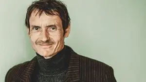 Der deutsche Autor Norman Ohler war kürzlich im weltgrößten Podcast bei Joe Rogan zu Gast und hat über LSD diskutiert. 