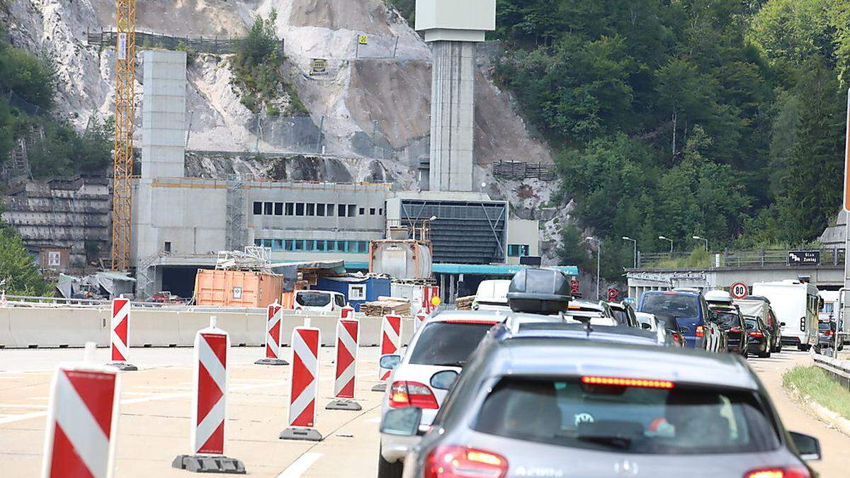 Stau auf der Karawankenautobahn am Samstagvormittag