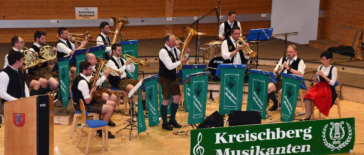 Die Kreischbergmusikanten überzeugten das Publikum in der Kreischberghalle