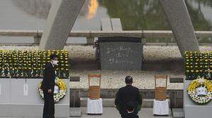 Mit einer Schweigeminute und einem Appell zur Abschaffung aller Atomwaffen haben die Menschen im japanischen Hiroshima der Opfer des Atombombenabwurfs vor 75 Jahren gedacht