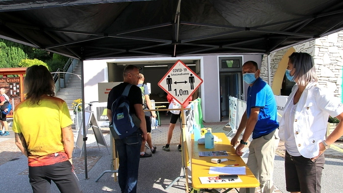 Insgesamt 120 Läufer aus sechs Nationen stellten sich dem Starter. Den hauptlauf über 9,2 Kilometer und 1095 Höhenmeter gewann der Berglaufstaatsmeister Manuel Innerhofer aus Salzburg, bei den Damen war die Deutsche Thea Helm die Schnellste.