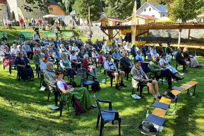 Viele Murauer feierten den ökumenischen Gottesdienst im Stadtpark.