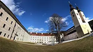 Opferstock wurde im Gurker Dom aus der Verankerung gerissen 