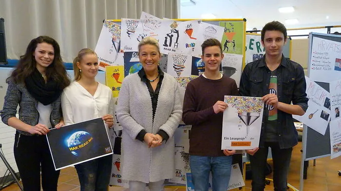 HAK-Direktorin Edith Kohlmeier ist stolz auf den Einsatz ihrer Schülerinnen und Schüler im Rahmen des Projekts „HAK Read me“