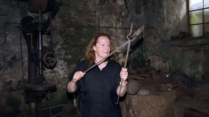 Die 3. Klasse der MS Köflach besuchte das historische Hammerwerk Roob in Ligist.
