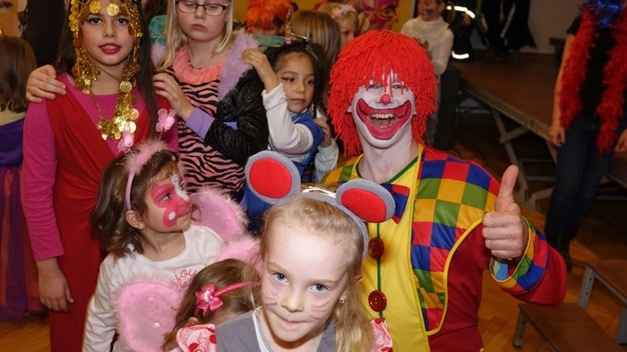 In den buntesten Verkleidungen strömten die jüngsten Bewohner der Gemeinde Mitterdorf an der Raab zum traditionellen Kindermaskenball mit Mini-Playback-Show in den Gemeindessal.