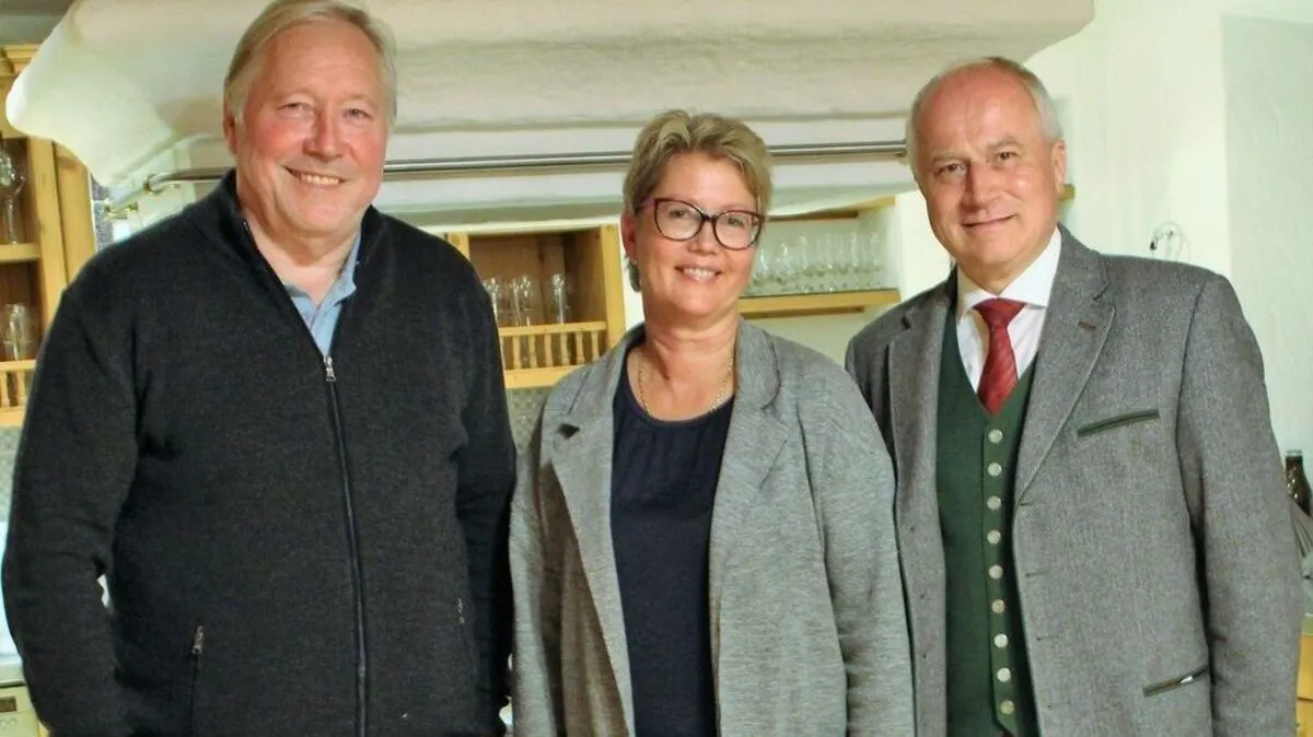 Franz Möstl (Stollenkäse), die lettische Delegationsleiterin Irisa Roze und Agrarlandesrat Johann Seitinger