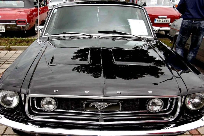Willkommen waren alle klassischen und historischen Autos...    