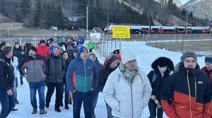 Eigener Bahnhof für die Tausenden Fans 