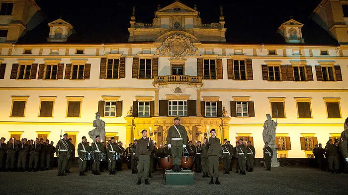 Das Schloss Eggenberg bildet traditionell die malerische Kulisse für die große Angelobungsfeier des Bundesheeres im Vorfeld des Nationalfeiertags.