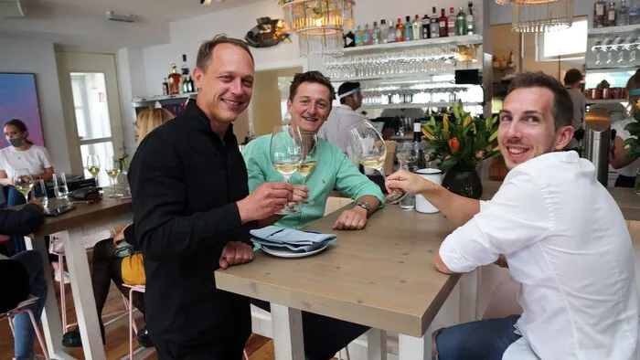 Das neue Restaurant wartet mit einmaligen Getränken und Speisen auf.