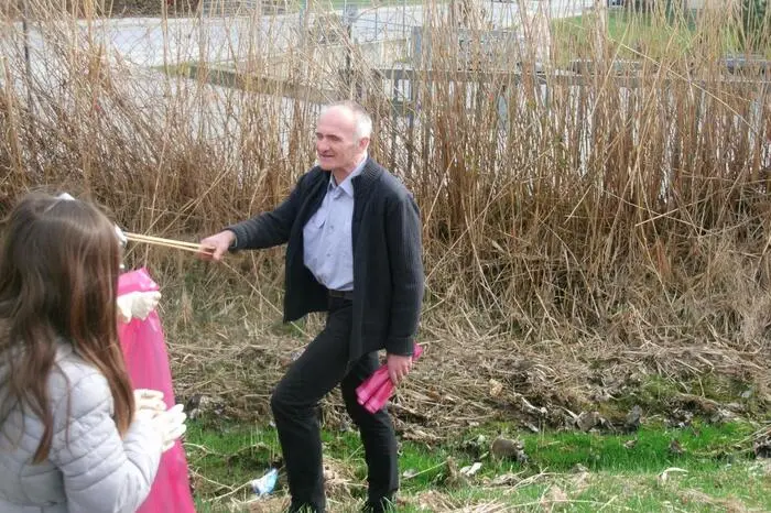 Klicken Sie sich durch die weiteren Fotos der Sammelaktion der Berg- und Naturwacht Bärnbach mit der Volksschule!