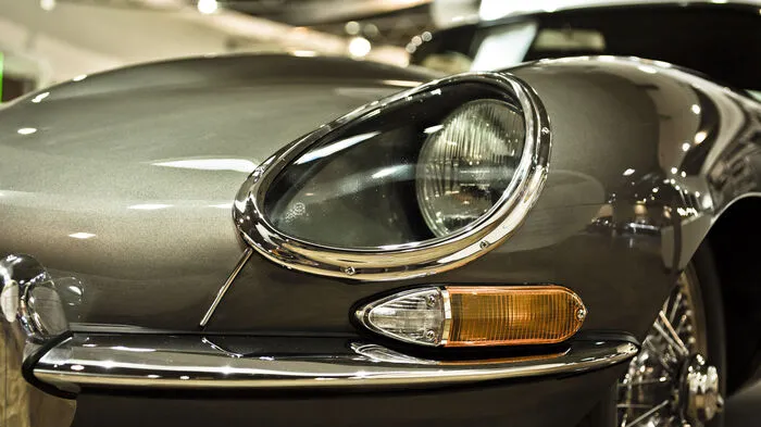 Einen passenderen Rahmen für die Vorstellung dieses Jaguars hätte es kaum geben können. So zeigen die Briten auf der Techno Classica, die von 5. bis 9. April in Essen statt findet, ihr erstes Reborn-Programm, dass dem legendären E-Type gewidmet ist.