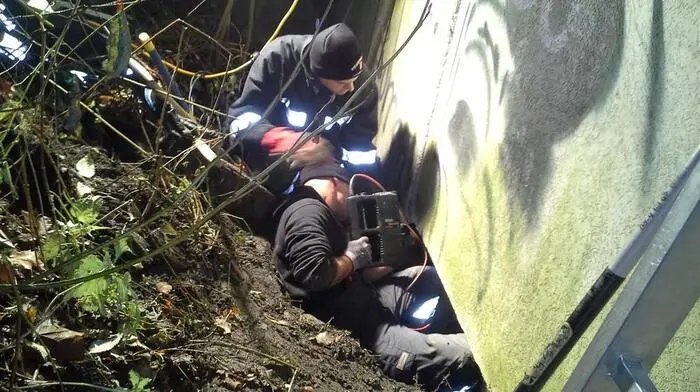 Am Montag, dem 21. November, um 23.36 Uhr alarmierte die Landesleitzentrale Florian Steiermark die Freiwillige Feuerwehr Leoben-Stadt zu einer Tierrettung am Trommelschlagweg.