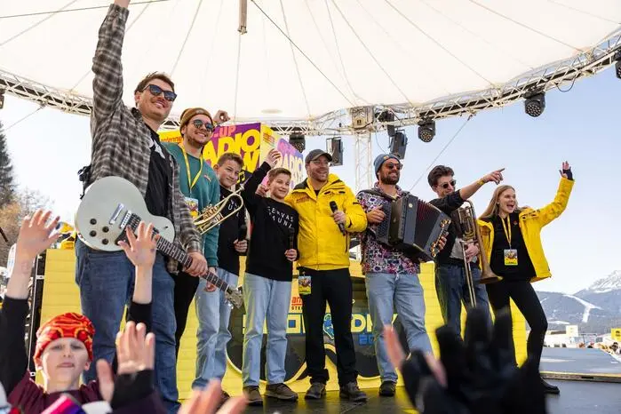 Die Wiesa Buam & die Niachtn performten ihren Social-Media-Hit „Servus Mauna“