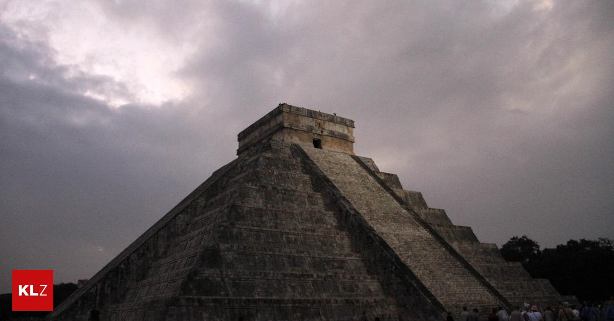 Enthauptet, zerstückelt Dutzende Menschenopfer der Maya unter Pyramide
