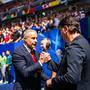 Kroatien-Trainer Zlatko Dalic (rechts) begrüßte Albanien-Coach Sylvinho vor dem Match, während der Begegnung soll es zu den skandalösen Fan-Gesängen gekommen sein