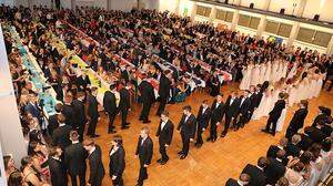 1300 Besucherinnen und Besucher feierten den Maturaball des Alten Gymnasiums im Leoben