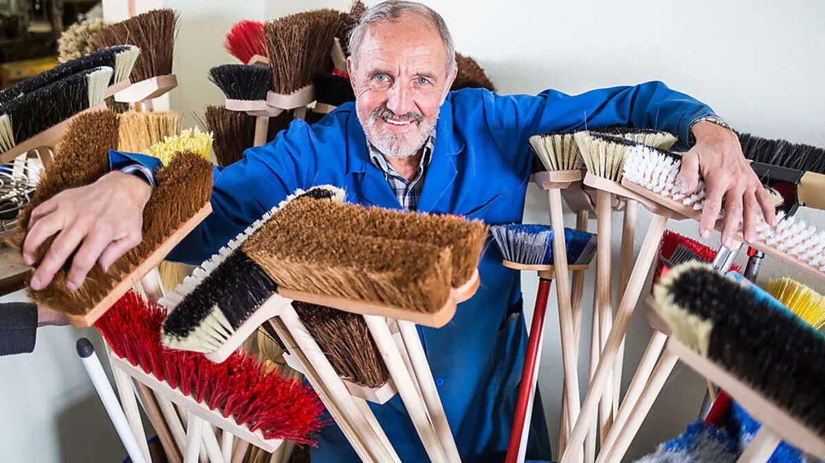 Bürstenmacher Besenmacher Lientscher Bürsten GmbH Wolkersdorf