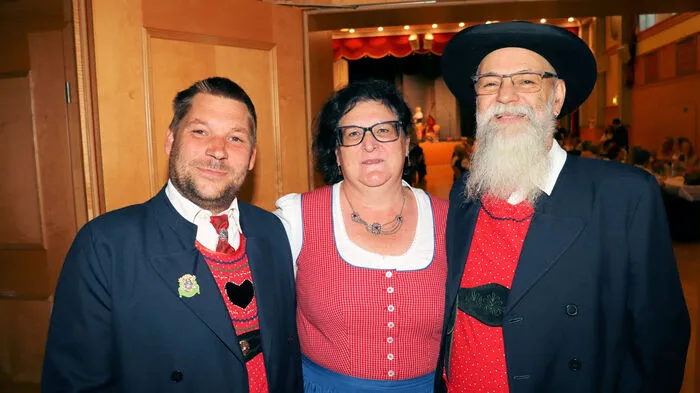 Anlässlich des 100-jährigen Bestehens des Trachtenvolkstänzer- und Theatervereins D' Koanachtola  z' Voitsberg feierten die Mitglieder mit zahlreichen Gästen, Ehrengästen und Musikanten das Jubiläum in den Stadtsälen Voitsberg.