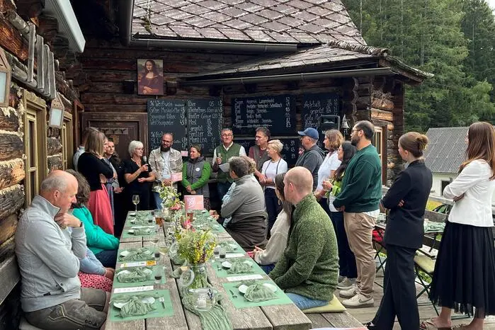Der gelungene Auftakt zeige, wie gut die Zusammenarbeit zwischen regionalen Bio-Betrieben und Gastronomie funktionieren könne.