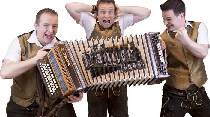 Am Samstag geben die Pagger Buam ihr Fest, danach geht es mit den Ilztal Granaten und Daniel Düsenflitz (links) nach Brac