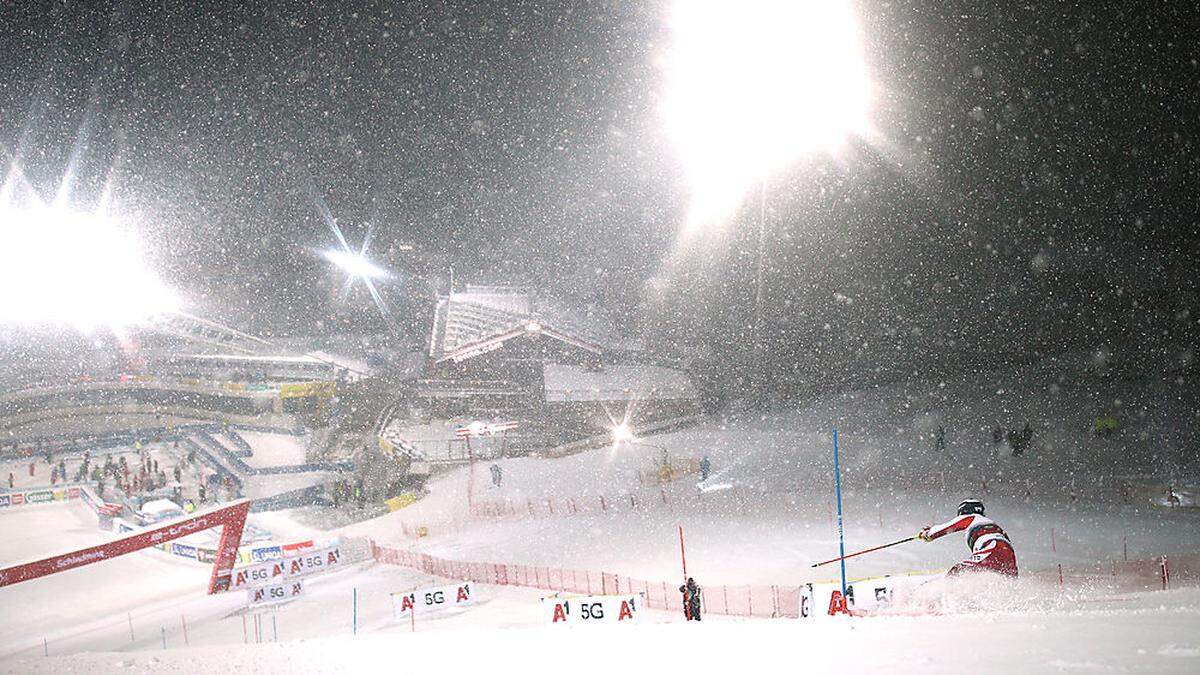 Der Nachtslalom in der einsamen Nacht von Schladming