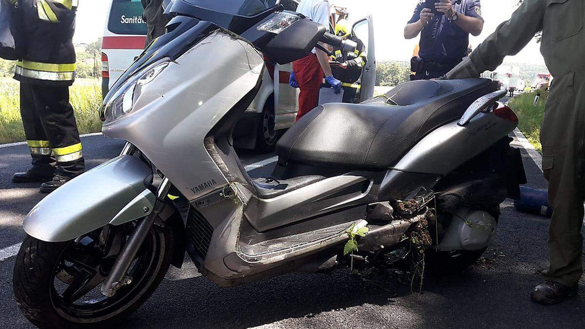 Motorradlenker wurde bei einem Unfall Stang bei Hatzendorf schwer verletzt