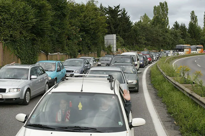 Fixpunkt der Staumeldung im morgendlichen Verkehrsfunk: die Liebenauer Tangente.