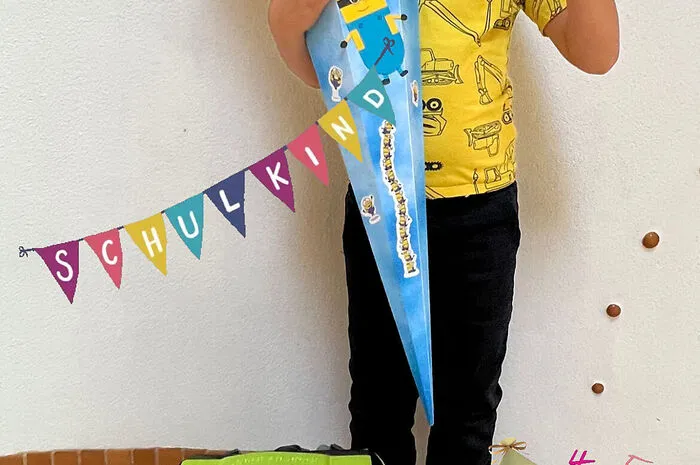 Auch über die tolle Schultüte freut sich David sehr. Hier können Sie Fotos hochladen.
