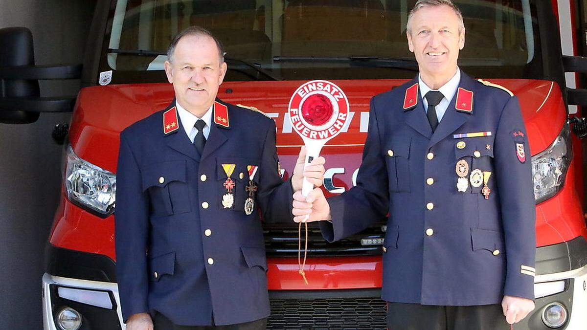 Manfred Elsbacher (links) und Franz Knappinger bleiben der Feuerwehr als Mitglieder erhalten