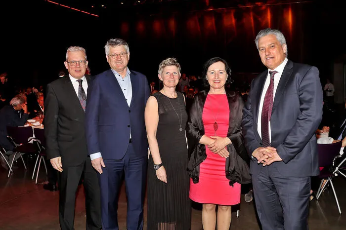 Thomas Spann (Geschäftsführer Kleine Zeitung), Kurt Kribitz (Vorstand der Styria Media Group), Barbara Muhr (Vorstandsdirektorin der Holding Graz), Elisabeth Meixner (Landesschulrats-Präsidentin Steiermark) und Hubert Patterer (Geschäftsführer und Chefredakteur Kleine Zeitung)