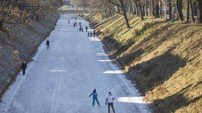 Der Lendkanal ist für Eisläufer freigegeben