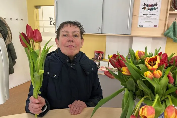 Die Freude über die bunten Blumen ist groß.