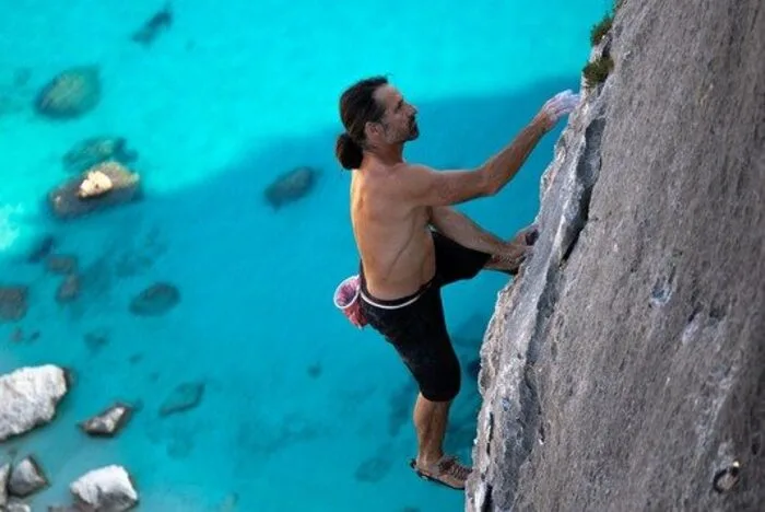 Alexander Huber in „Den Felsen der Ogliastra“