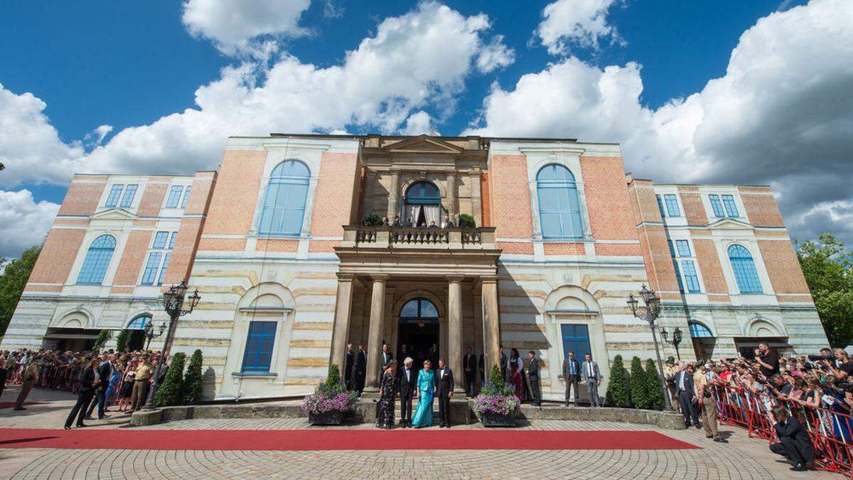 Das Festpielhaus von Bayreuth, eine Eröffnung der vergangenen Jahre