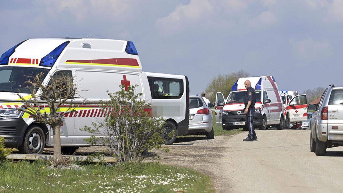 Trotz unverzüglicher Reanimationsversuche konnte der verständigte Notarzt nur noch den Tod des Buben feststellen