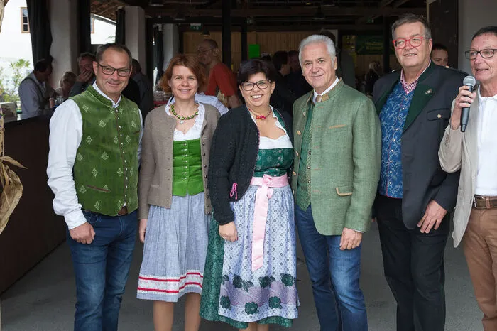 Stadtrat Hans Hutter, GL Barbara Hofmann, Landtagsabgeordnete Bernadette Kerschler, Bgm. Helmut Leitenberger, Stadtrat Bernd Hofer, Moderator Werner Strohmeier