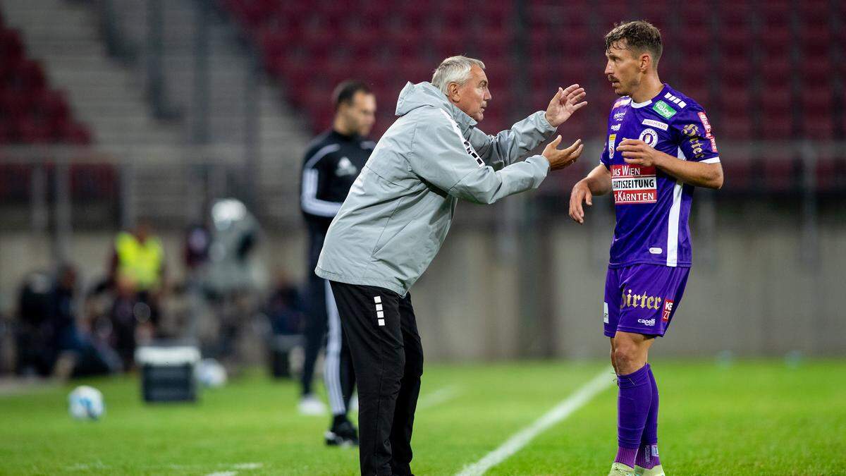 Peter Pacult mit dem Torschützen zum 2:2, Christopher Wernitznig