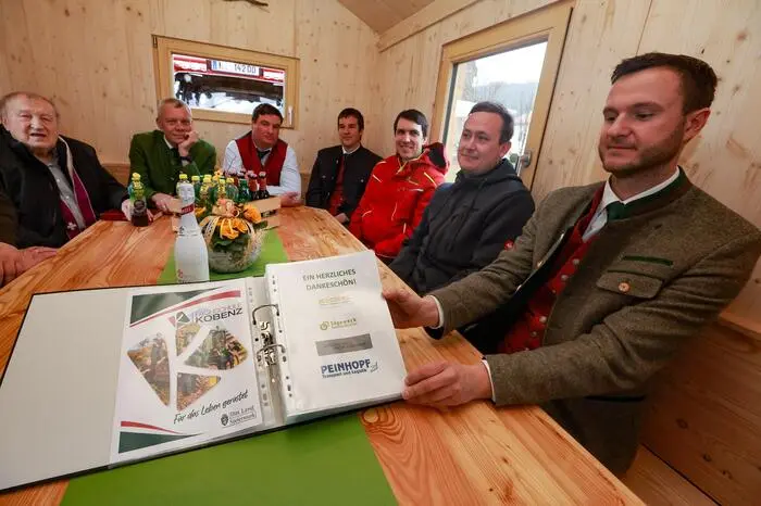 Projektpartner waren die Zimmerei Hickel und das Sägewerk Bichler.
