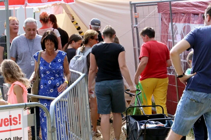 Bereits am Eröffnungstag am Freitag herrschte beim Ritterfest reges Besucherinteresse. 