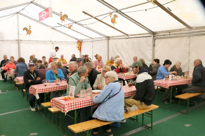 Hunderte Feinschmecker waren am Eröffnungstag zu den acht „Futterstellen“ gepilgert.